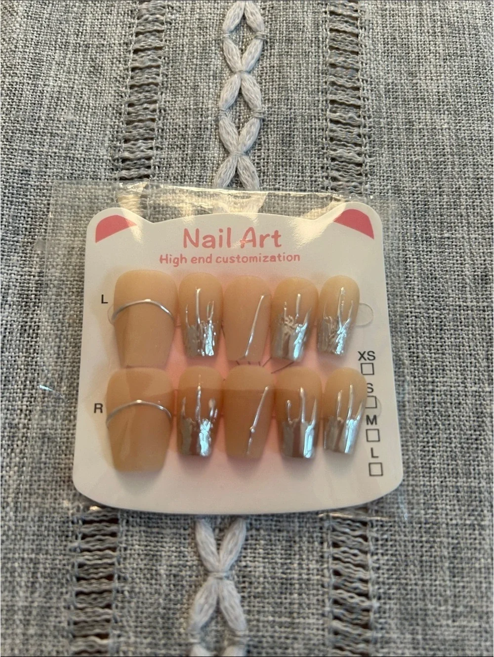 Nail Art Beige & Silver Press-On Nail Set